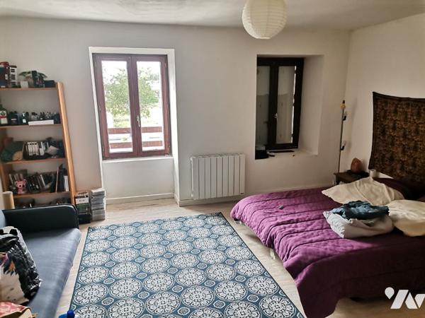 PLELAN LE GRAND - Immeuble de 3 appartements en centre ville.