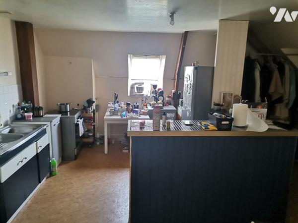 PLELAN LE GRAND - Immeuble de 3 appartements en centre ville.