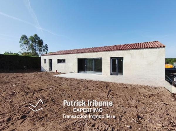 Saintes (17100) Maison individuelle de plain pied.