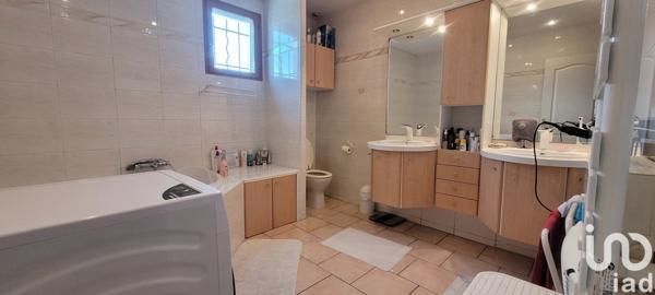 Maison 4 pièces de 95 m² à La Crau (83260)