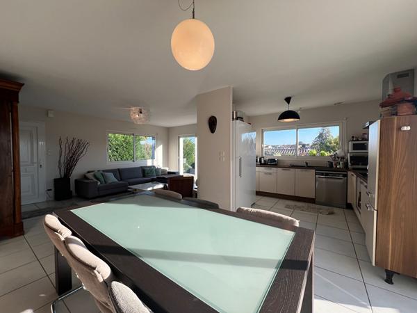 A vendre maison contemporaine plain-pied Saint Pierre Du Mont 4 chambres garage terrasses