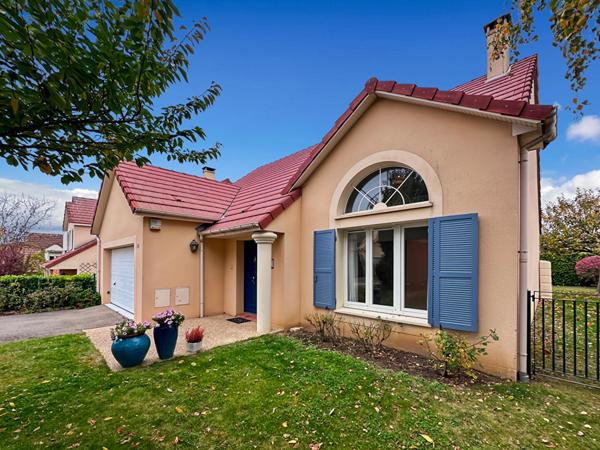 Maison Orgeval 6 pièce(s) 145 m2