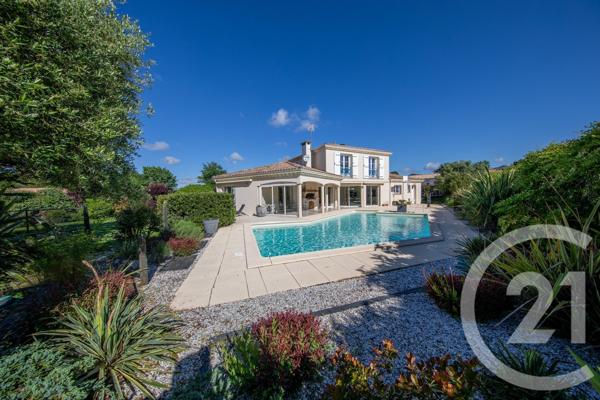 Maison à vendre  7 pièces - 190 m 2   LE TAILLAN MEDOC  - 33