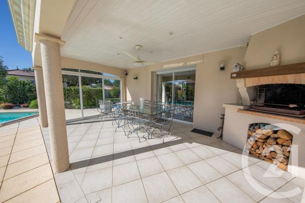 Maison à vendre  7 pièces - 190 m 2   LE TAILLAN MEDOC  - 33