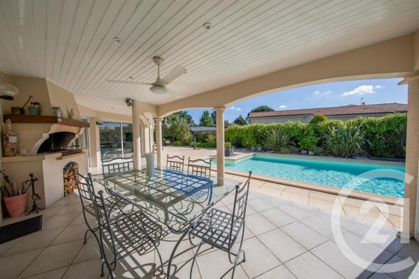 Maison à vendre  7 pièces - 190 m 2   LE TAILLAN MEDOC  - 33