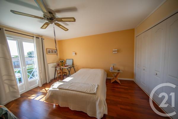 Maison à vendre  7 pièces - 190 m 2   LE TAILLAN MEDOC  - 33
