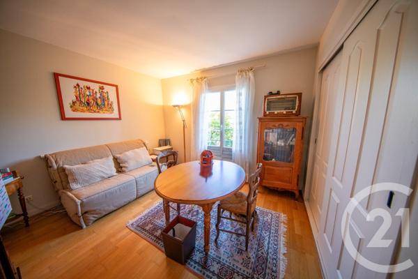 Maison à vendre  7 pièces - 190 m 2   LE TAILLAN MEDOC  - 33