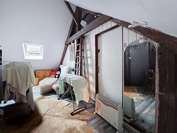 Maison de ville hypercentre Dreux - charme de l'ancien, cour, commerces, écoles et gare à pied