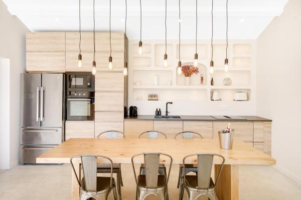 Hyères (83400) Villa récente entre mer et ville.