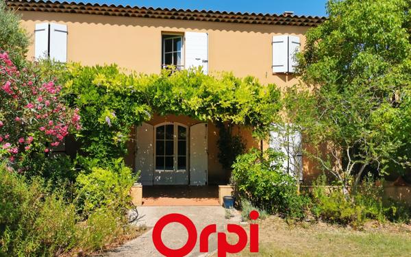 Maison à louer    5 pièces •  Saint-Cyr-sur-Mer