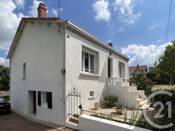 Maison à vendre  5 pièces - 136,44 m 2   MARENNES  - 17