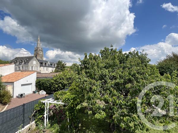 Maison à vendre  5 pièces - 136,44 m 2   MARENNES  - 17