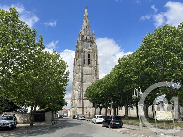 Maison à vendre  5 pièces - 136,44 m 2   MARENNES  - 17