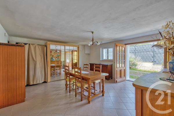 Maison à vendre  5 pièces - 136,44 m 2   MARENNES  - 17