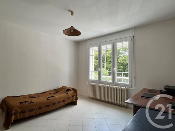 Maison à vendre  5 pièces - 136,44 m 2   MARENNES  - 17