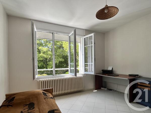Maison à vendre  5 pièces - 136,44 m 2   MARENNES  - 17