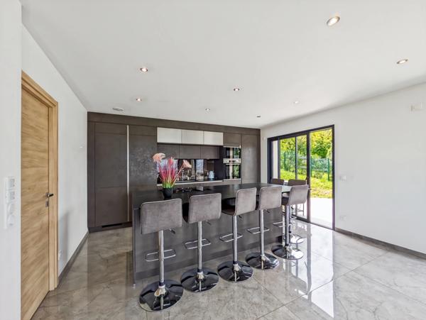 Dpt Haute Savoie (74), à vendre LUGRIN maison de 218 m² avec une magnifique vue sur le Lac Léman