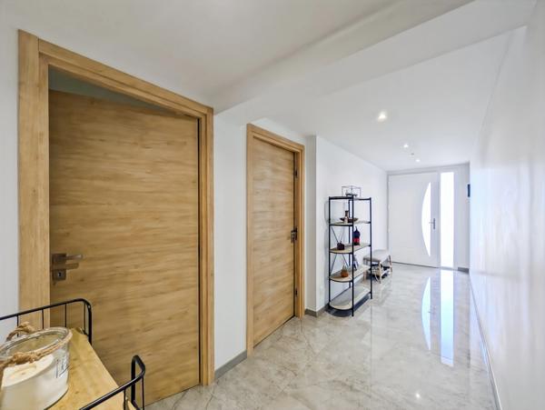 Dpt Haute Savoie (74), à vendre LUGRIN maison de 218 m² avec une magnifique vue sur le Lac Léman