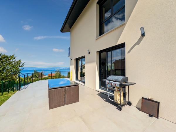 Dpt Haute Savoie (74), à vendre LUGRIN maison de 218 m² avec une magnifique vue sur le Lac Léman