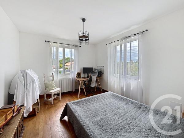 Maison à vendre  8 pièces - 134,20 m 2   MONTPON MENESTEROL  - 24