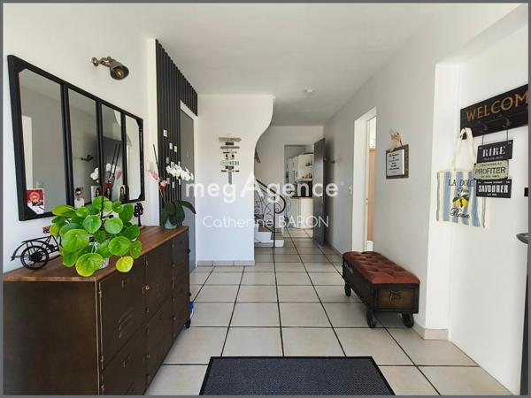 Maison à CHATEAUBERNARD, 16100 - 6 pièces 187m²
