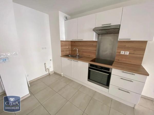 Appartement à louer 2 pièces 42.2m² Toulon (83100)
