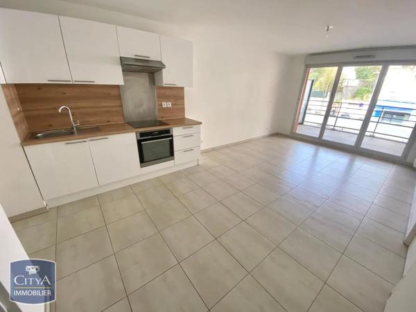 Appartement à louer 2 pièces 42.2m² Toulon (83100)