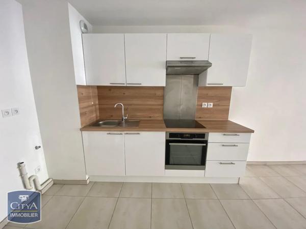 Appartement à louer 2 pièces 42.2m² Toulon (83100)