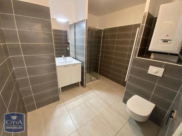 Appartement à louer 2 pièces 42.2m² Toulon (83100)