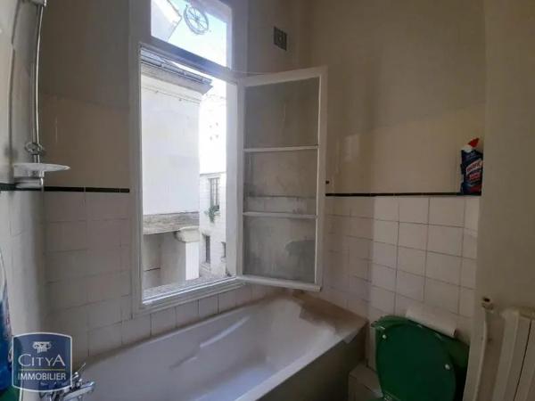 Appartement à louer 2 pièces 46.12m² Tours (37000)
