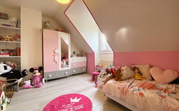 Maison à vendre    7 pièces •  Mézières-sur-Seine