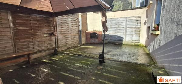 Maison de ville 3 chambres et cour DPE=D