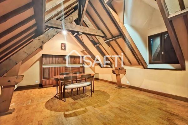 Maison  220M2 habitable, 10 pièces, terrain de 1100M2