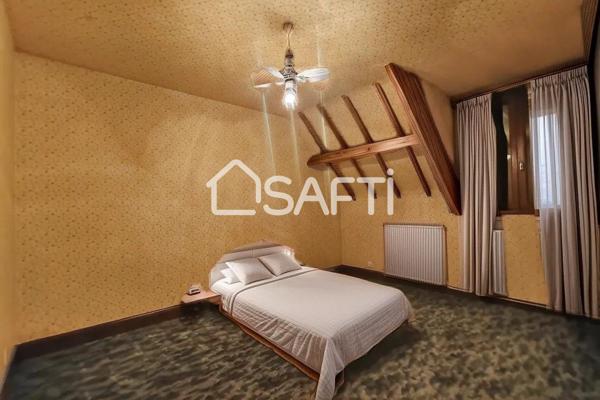 Maison  220M2 habitable, 10 pièces, terrain de 1100M2