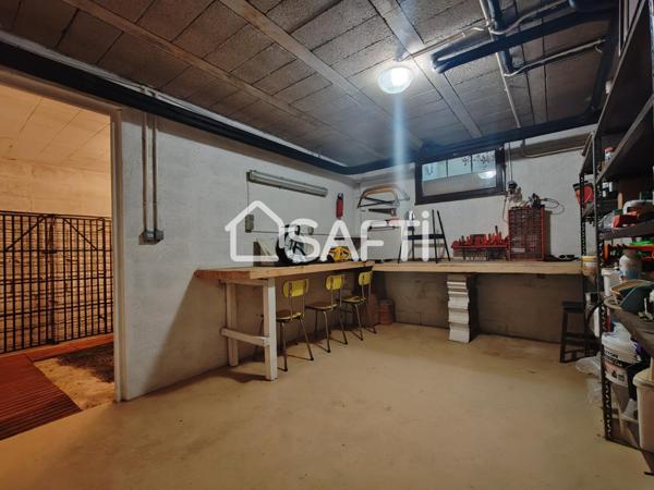 Maison  220M2 habitable, 10 pièces, terrain de 1100M2