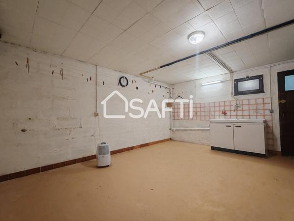 Maison  220M2 habitable, 10 pièces, terrain de 1100M2