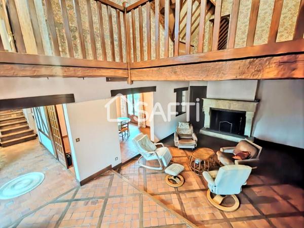 Maison  220M2 habitable, 10 pièces, terrain de 1100M2