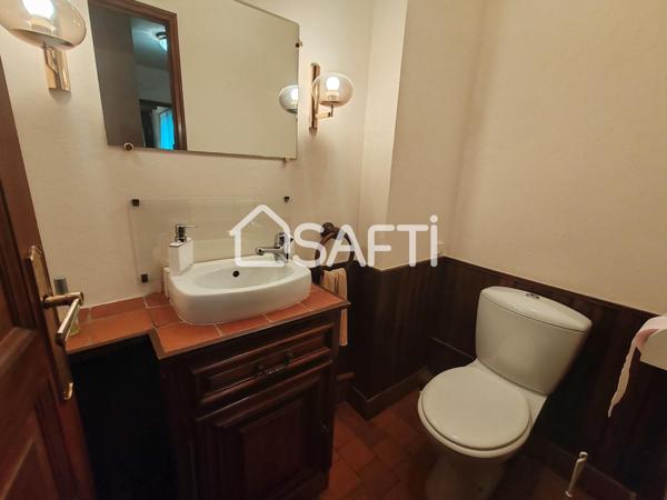 Maison  220M2 habitable, 10 pièces, terrain de 1100M2