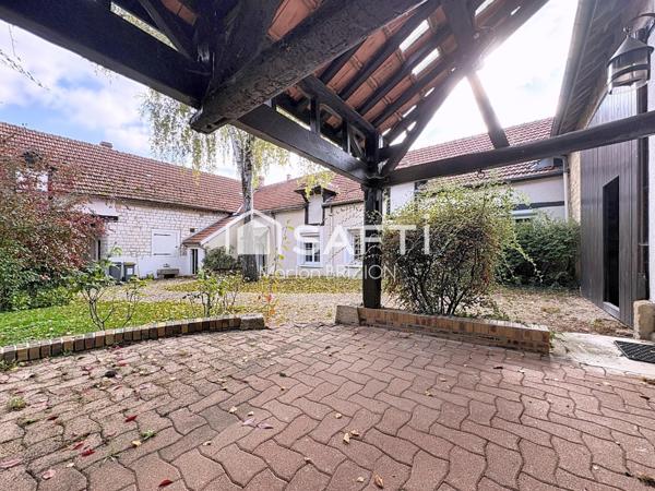 A VENDRE - ENSEMBLE IMMOBILIER A RENOVER - CHAMPFLEURY