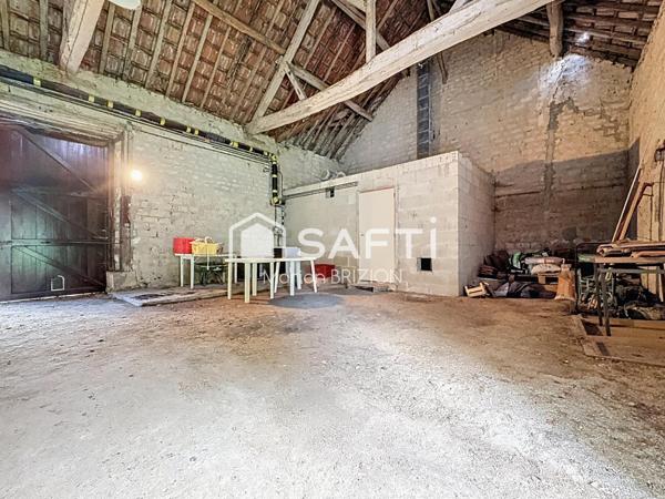 A VENDRE - ENSEMBLE IMMOBILIER A RENOVER - CHAMPFLEURY