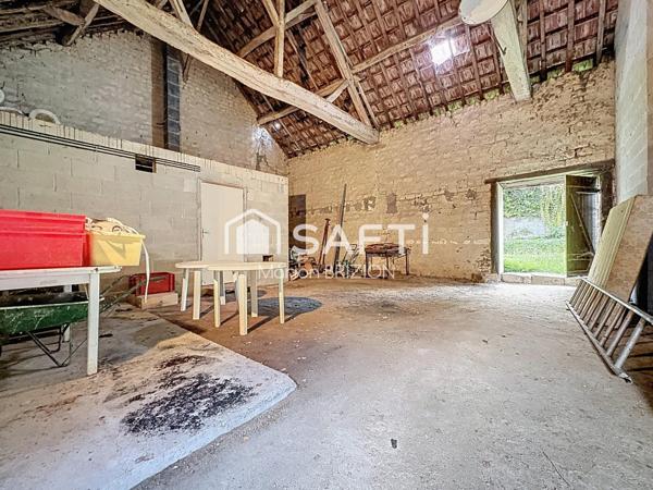 A VENDRE - ENSEMBLE IMMOBILIER A RENOVER - CHAMPFLEURY