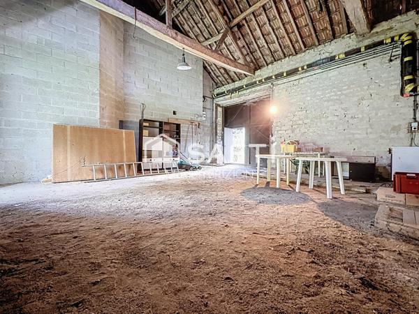 A VENDRE - ENSEMBLE IMMOBILIER A RENOVER - CHAMPFLEURY