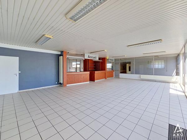 Ensemble immobilier - Maison / parc auto / atelier