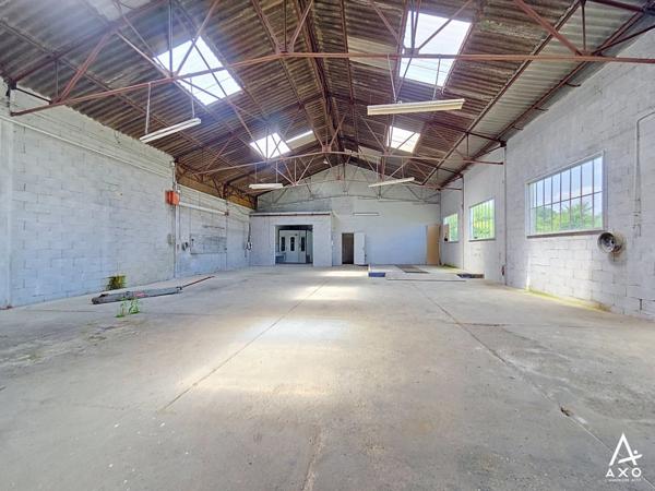 Ensemble immobilier - Maison / parc auto / atelier