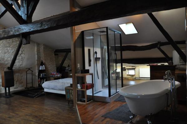 Belle maison de village avec activité commerciale au RDC