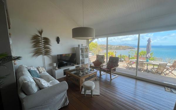 Maison à vendre    5 pièces •  Koungou