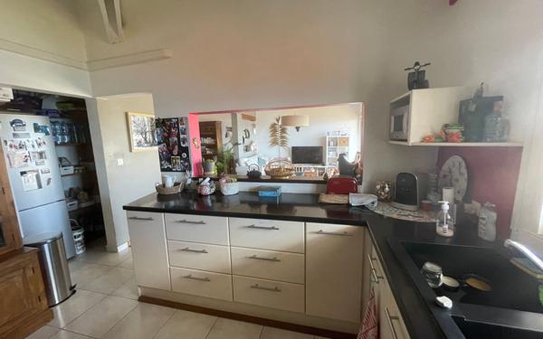 Maison à vendre    5 pièces •  Koungou