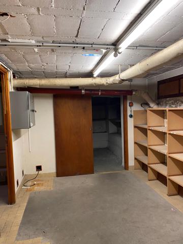 MAGNIFIQUE LOCAL Commercial en Angle de la rue Principale de Rognac