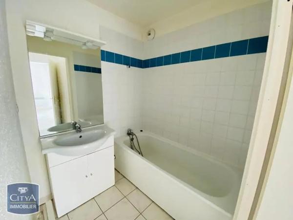 Appartement à louer 2 pièces 54.57m² Louvroil (59720)