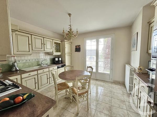 Maison à vendre  5 pièces - 125,60 m 2   CHATELLERAULT  - 86